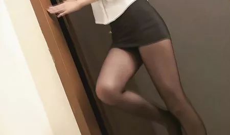 કેસિડી આનંદ વાળ ભારતીય porno ઘૂંટણ પર એક મોટો લોડો